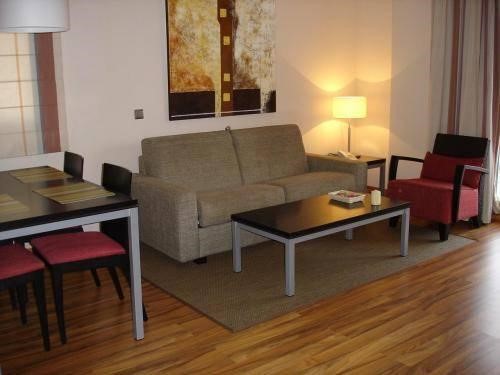 Se alquila desde   1.10.26-30.6.27 precioso apartamento  en Benalmádena Costa a 200 metros de la playa