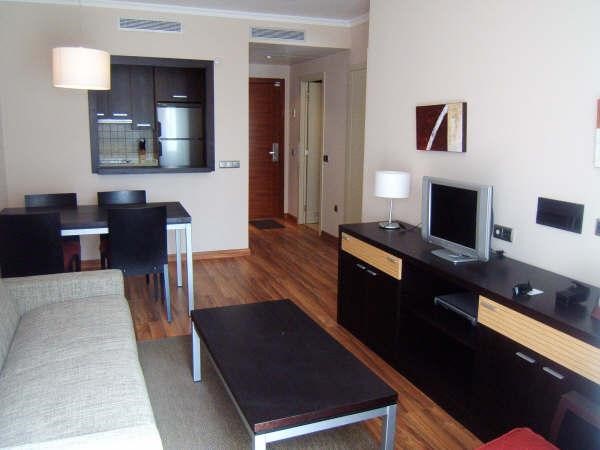Se alquila desde   1.10.26-30.6.27 precioso apartamento  en Benalmádena Costa a 200 metros de la playa