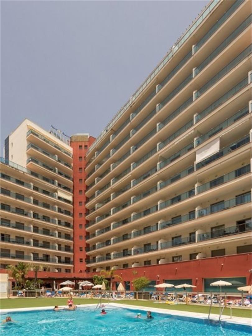 Se alquila desde   1.10.26-30.6.27 precioso apartamento  en Benalmádena Costa a 200 metros de la playa