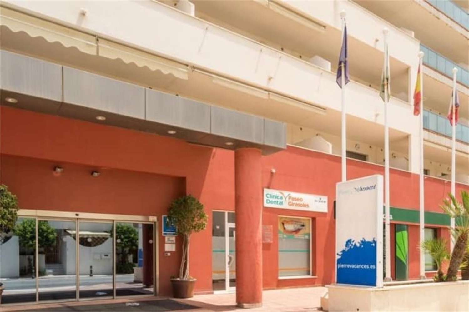 Se alquila desde   1.10.26-30.6.27 precioso apartamento  en Benalmádena Costa a 200 metros de la playa