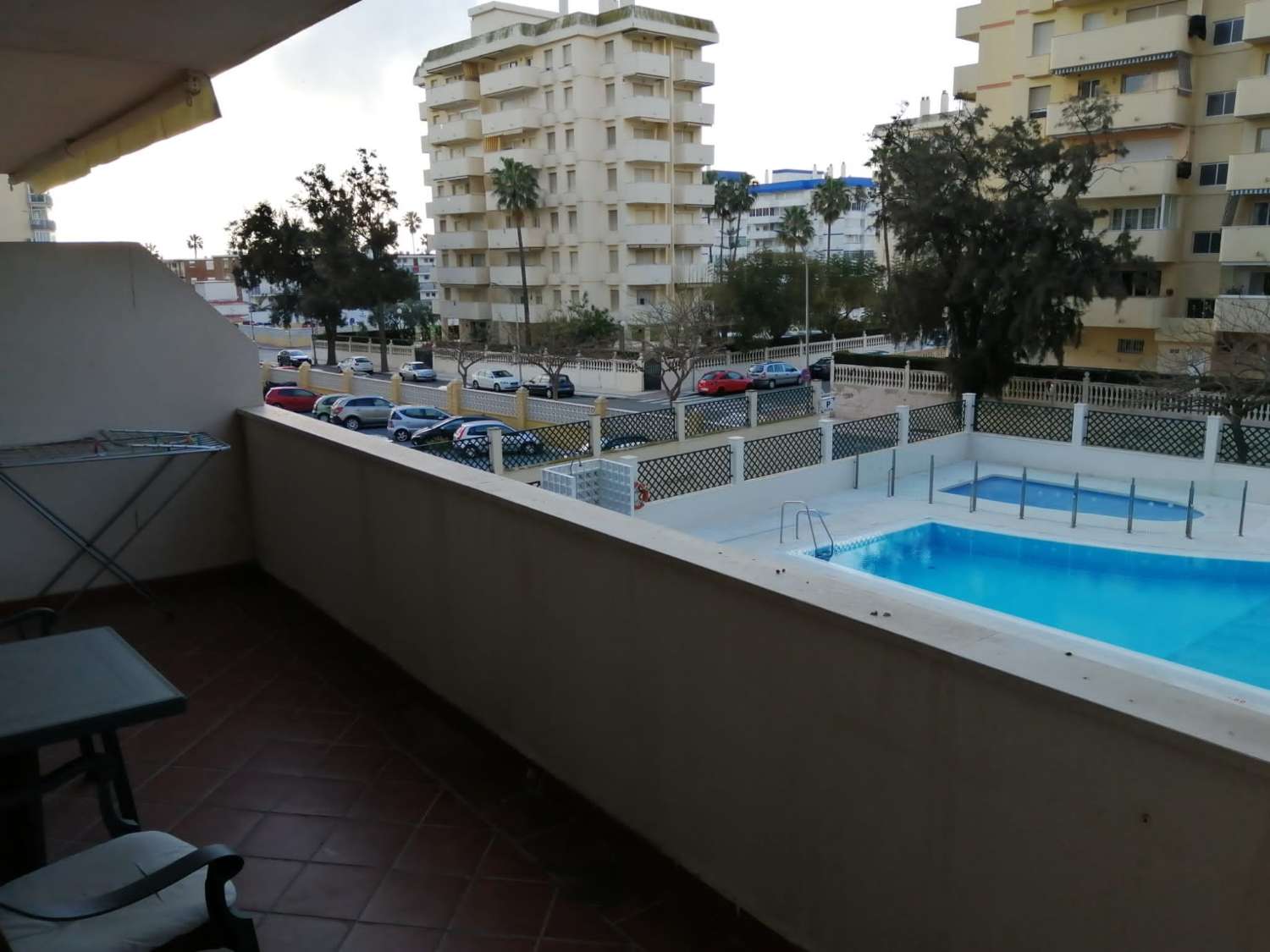 Se alquila desde   1.10.26-30.6.27 precioso apartamento  en Benalmádena Costa a 200 metros de la playa