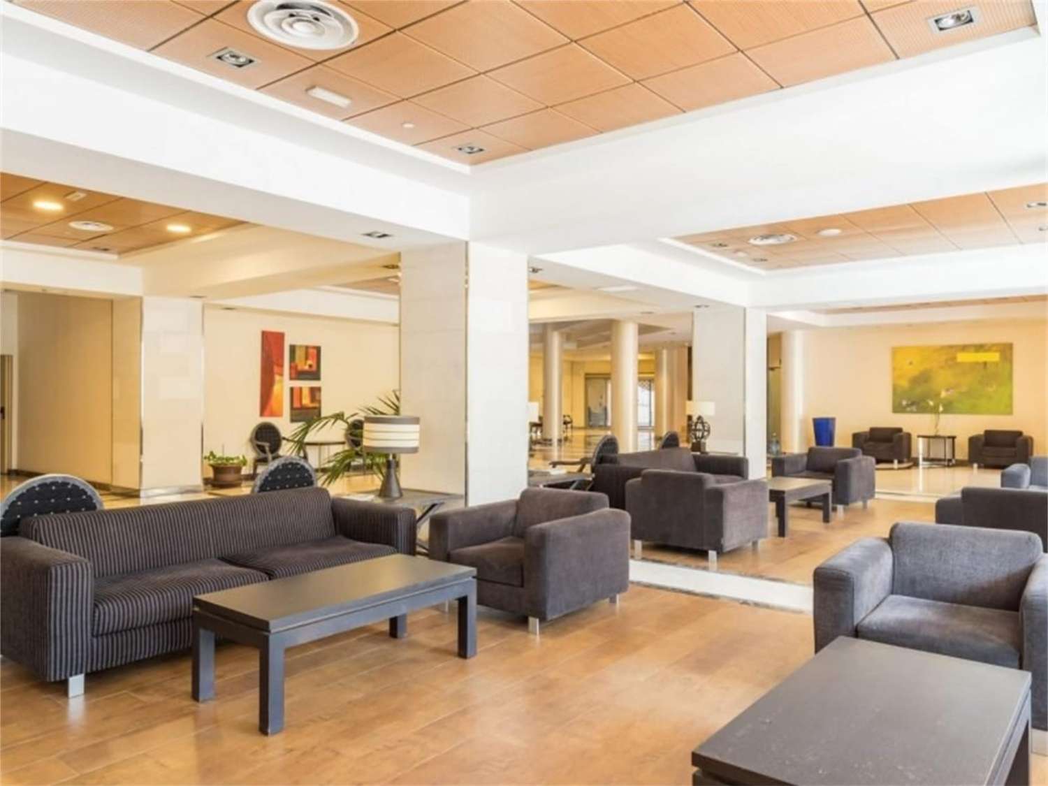 Se alquila desde   1.10.26-30.6.27 precioso apartamento  en Benalmádena Costa a 200 metros de la playa