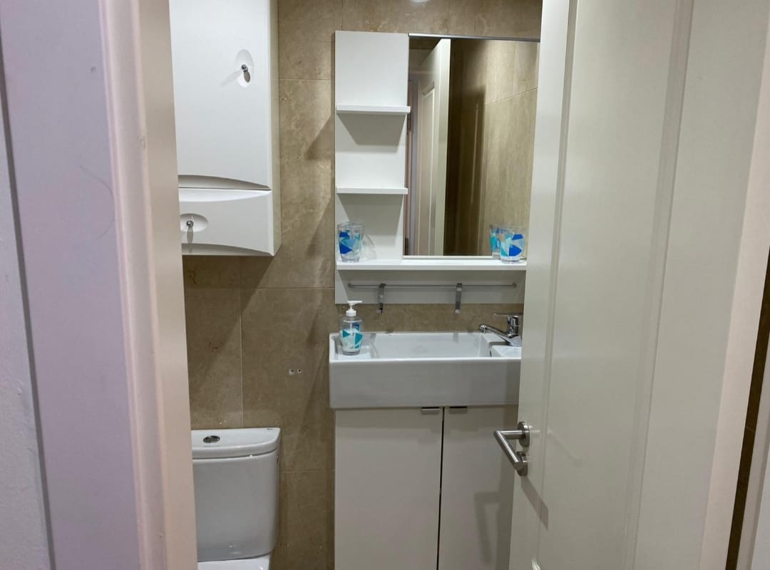 Se alquila desde 01/09/26 hasta el 30/6/2027  bonito apartamento  en  Benalmádena.