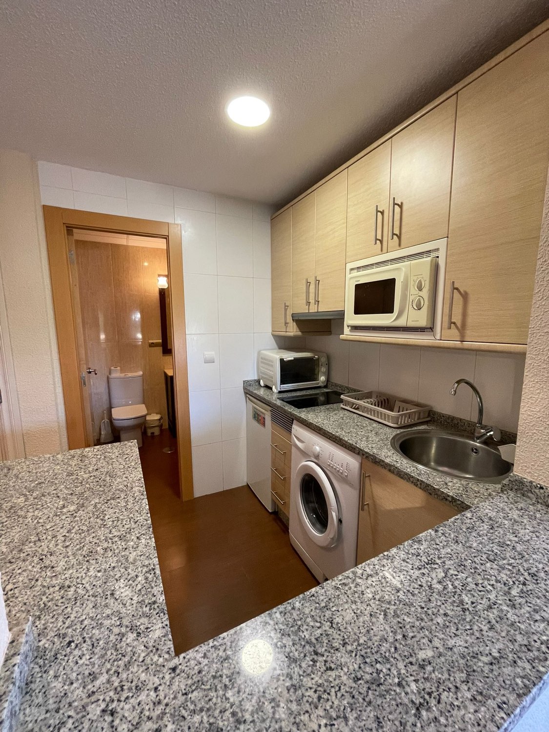 Media Temporada Se alquila desde 01/10/2026-30/06/2027 bonito apartamento con vistas al mar en 1ª línea de playa en Benalmádena