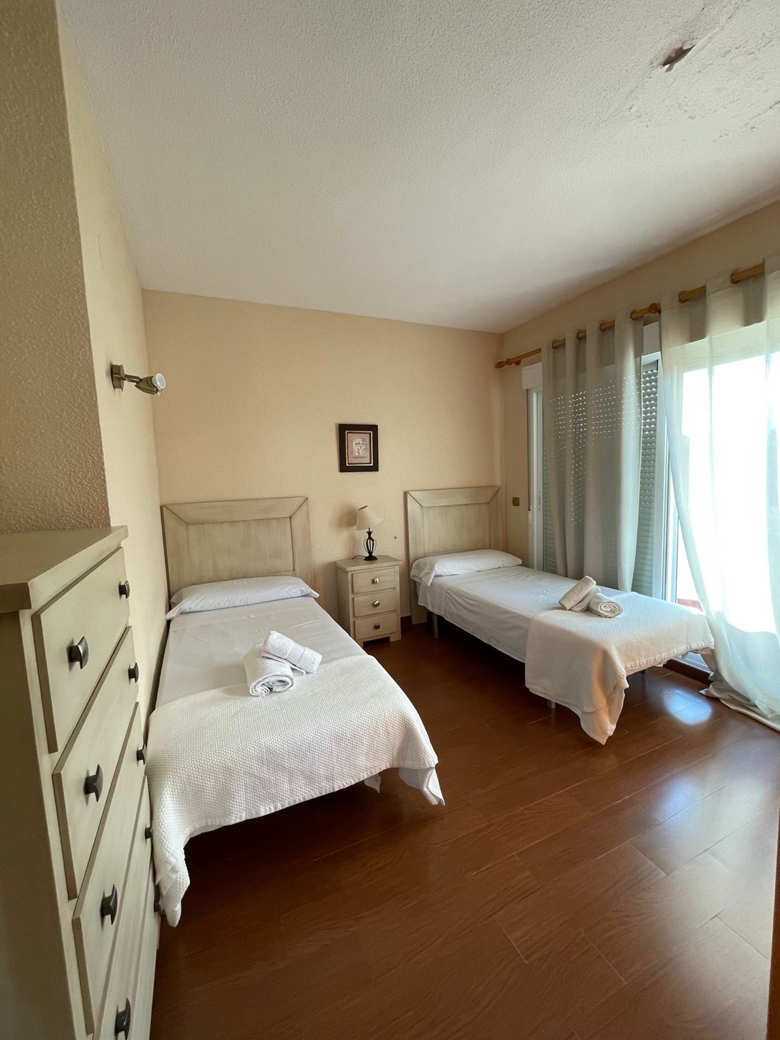 Media Temporada Se alquila desde 01/10/2026-30/06/2027 bonito apartamento con vistas al mar en 1ª línea de playa en Benalmádena