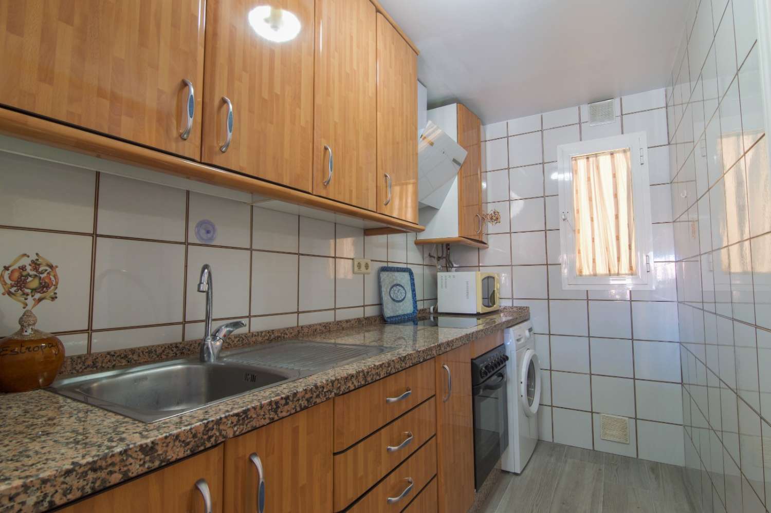 SE ALQUILA DESDE 01/05/2027 - 30/6/2027  BONITO APARTAMENTO CON VISTAS AL MAR EN LOS BOLICHES (FUENGIROLA)