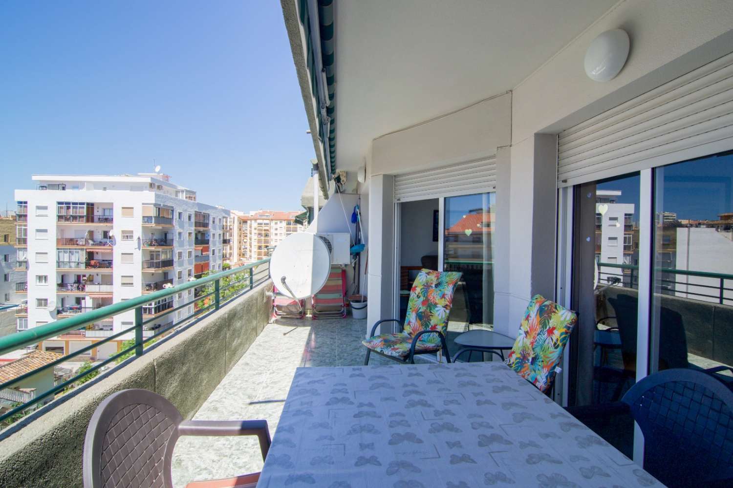 SE ALQUILA DESDE 01/05/2027 - 30/6/2027  BONITO APARTAMENTO CON VISTAS AL MAR EN LOS BOLICHES (FUENGIROLA)