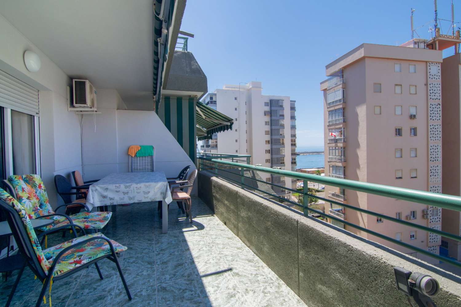 SE ALQUILA DESDE 01/05/2027 - 30/6/2027  BONITO APARTAMENTO CON VISTAS AL MAR EN LOS BOLICHES (FUENGIROLA)