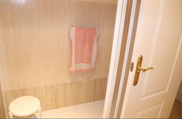 Se alquila  desde  01/10/2026 -30/06/2027  magnifico apartamento en 1ª línea de playa en Los Alamos.