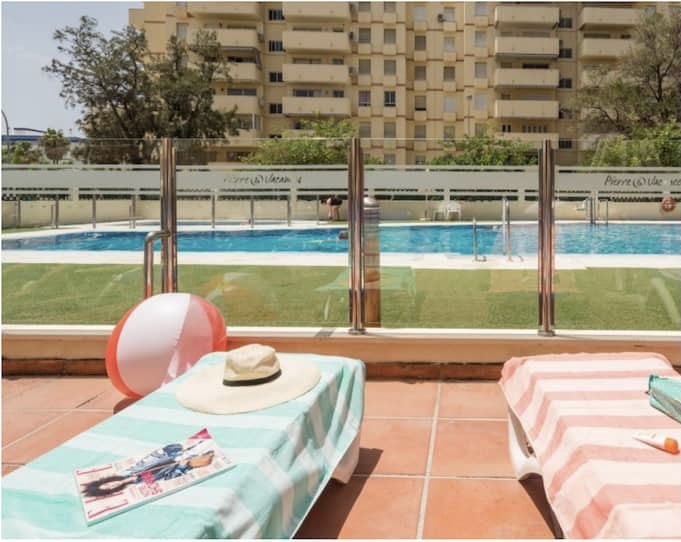 SE ALQUILA HASTA 31.5.26 PRECIOSO APARTAMENTO CON VISTAS AL MAR EN BENALMADENA COSTA.-