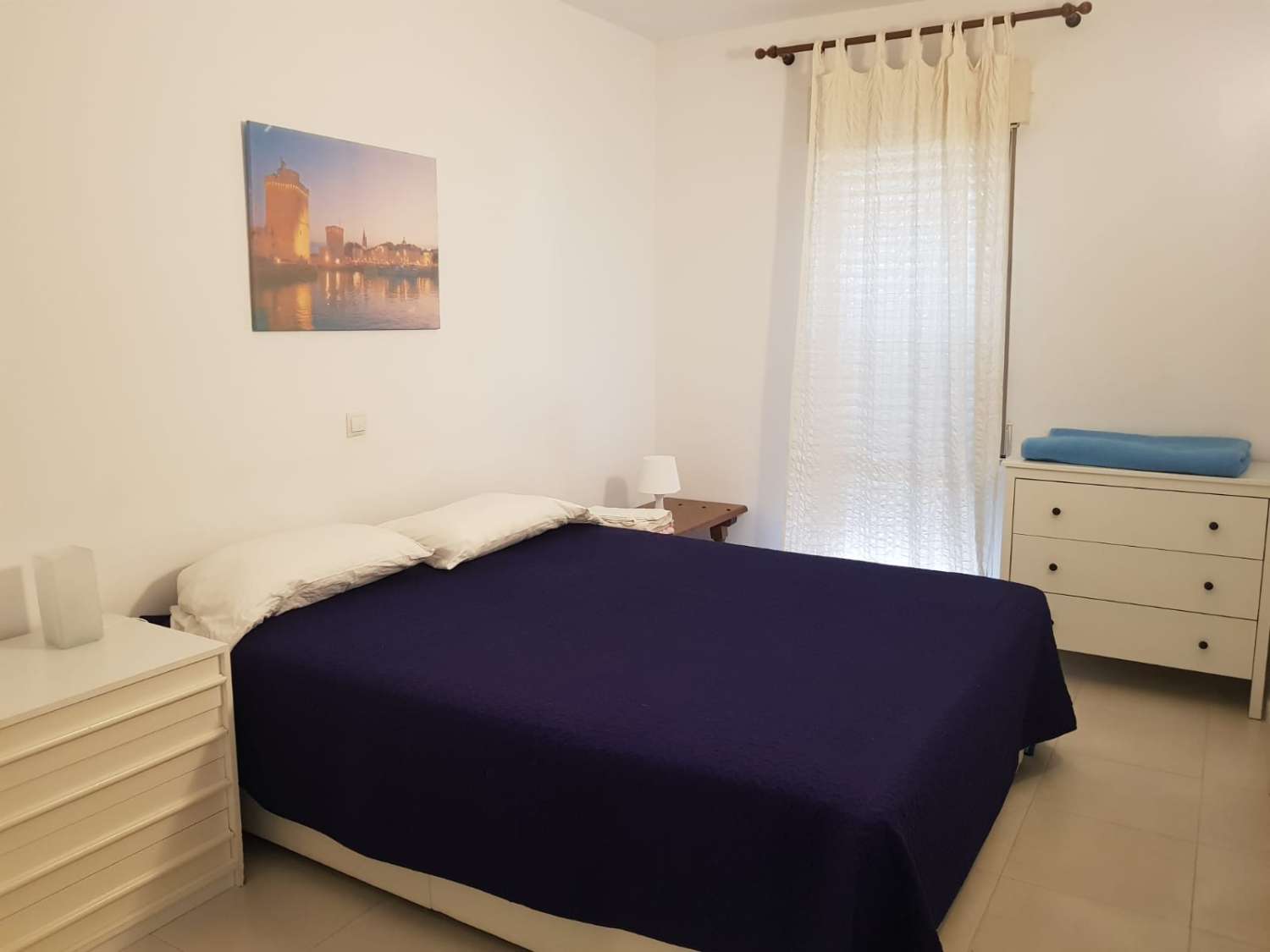 Se alquila MEDIA TEMPORADA del 01/10/2026 - 30/05/27 bonito apartamento con vistas al mar en 1ª linea de playa Benalmádena Costa