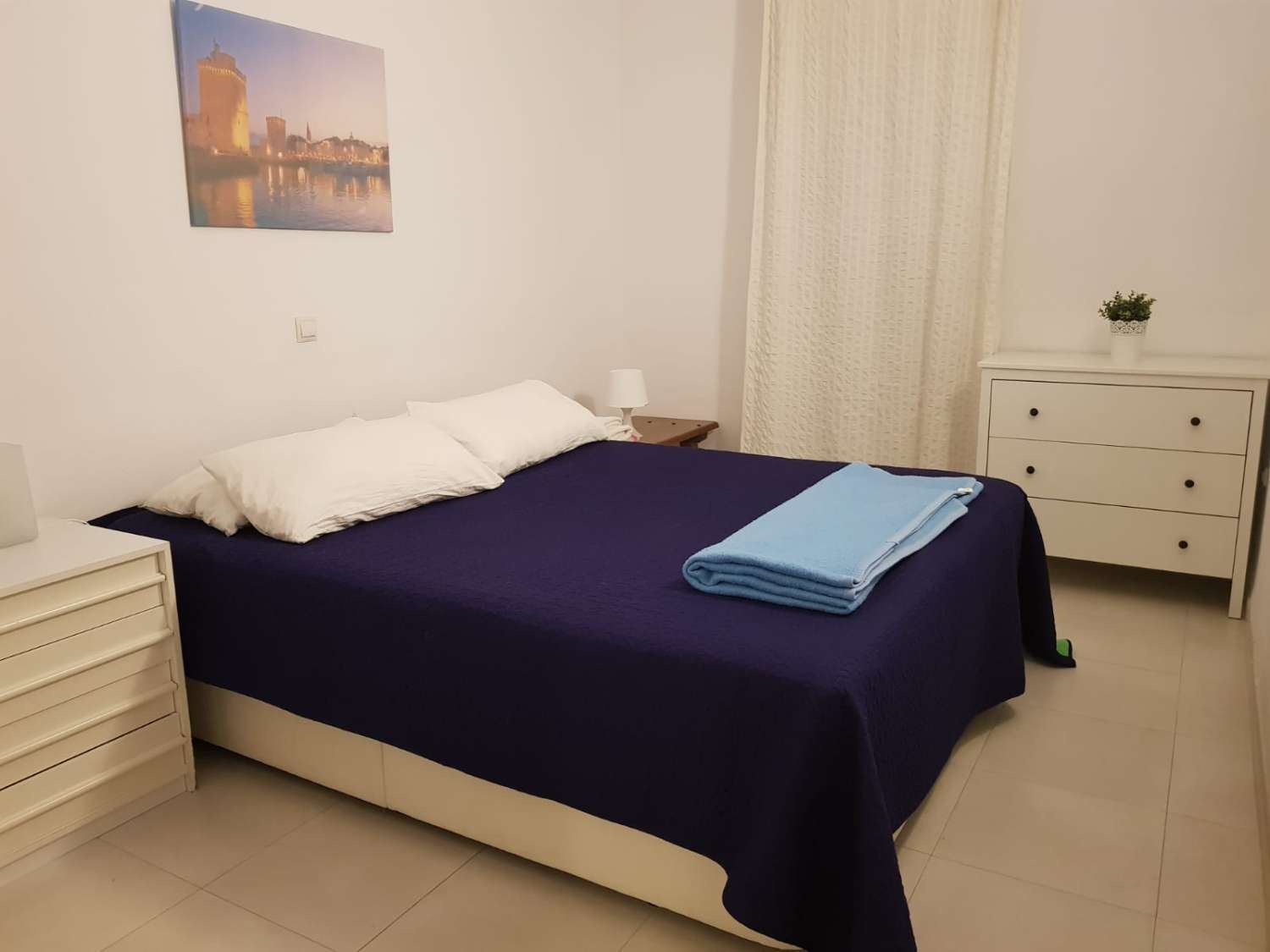 Se alquila MEDIA TEMPORADA del 01/10/2026 - 30/05/27 bonito apartamento con vistas al mar en 1ª linea de playa Benalmádena Costa