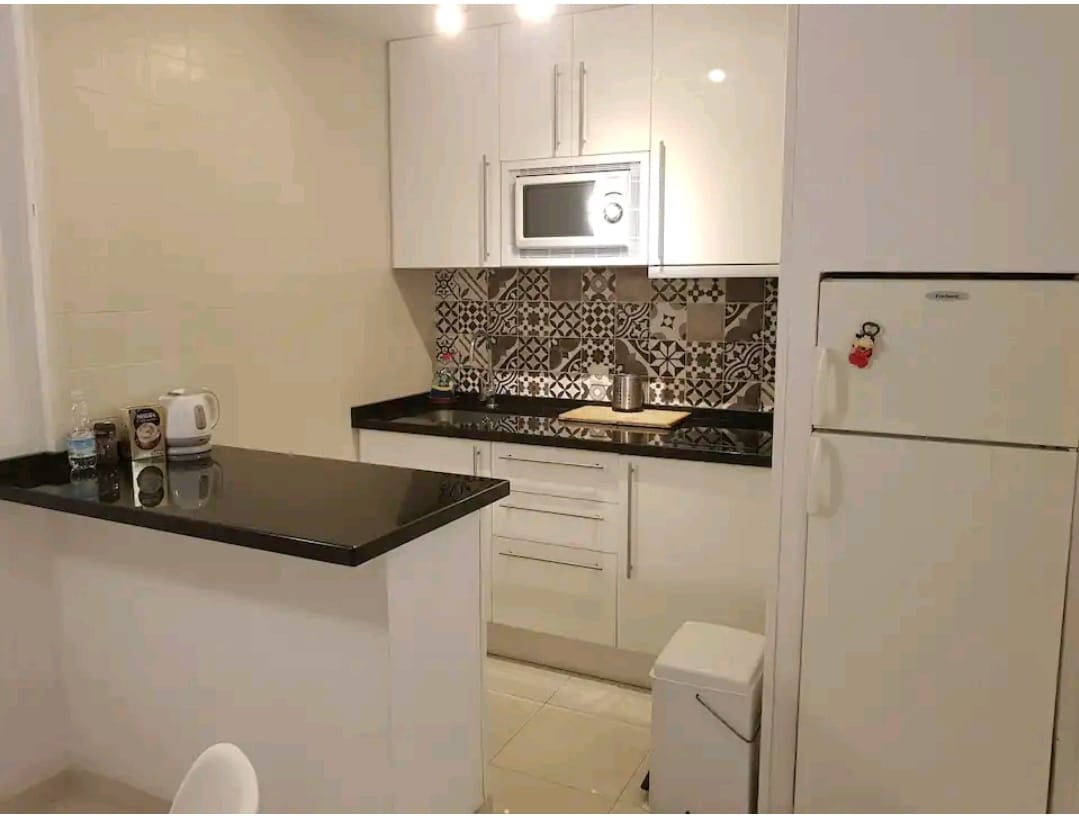 Se alquila MEDIA TEMPORADA del 01/10/2026 - 30/05/27 bonito apartamento con vistas al mar en 1ª linea de playa Benalmádena Costa