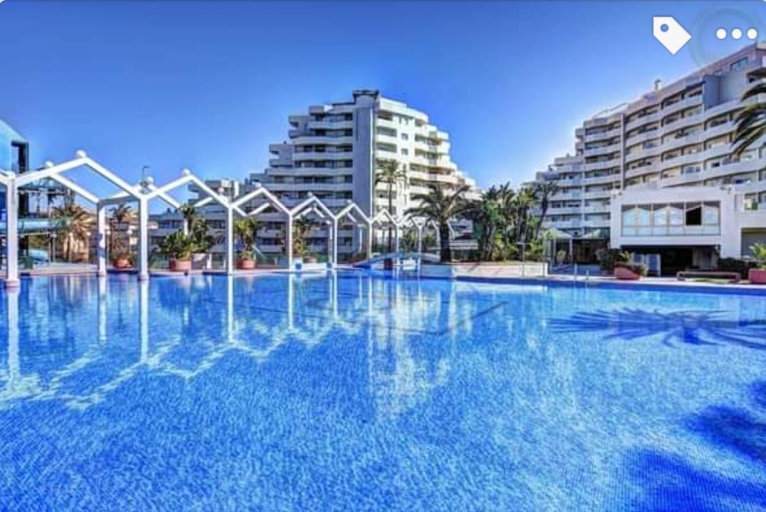 Se alquila  desde ahora hasta  30.05.2026 Y desde 01/09/2026 hasta 30/06/2027 bonito apartamento en Benalmadena Costa con vistas al mar