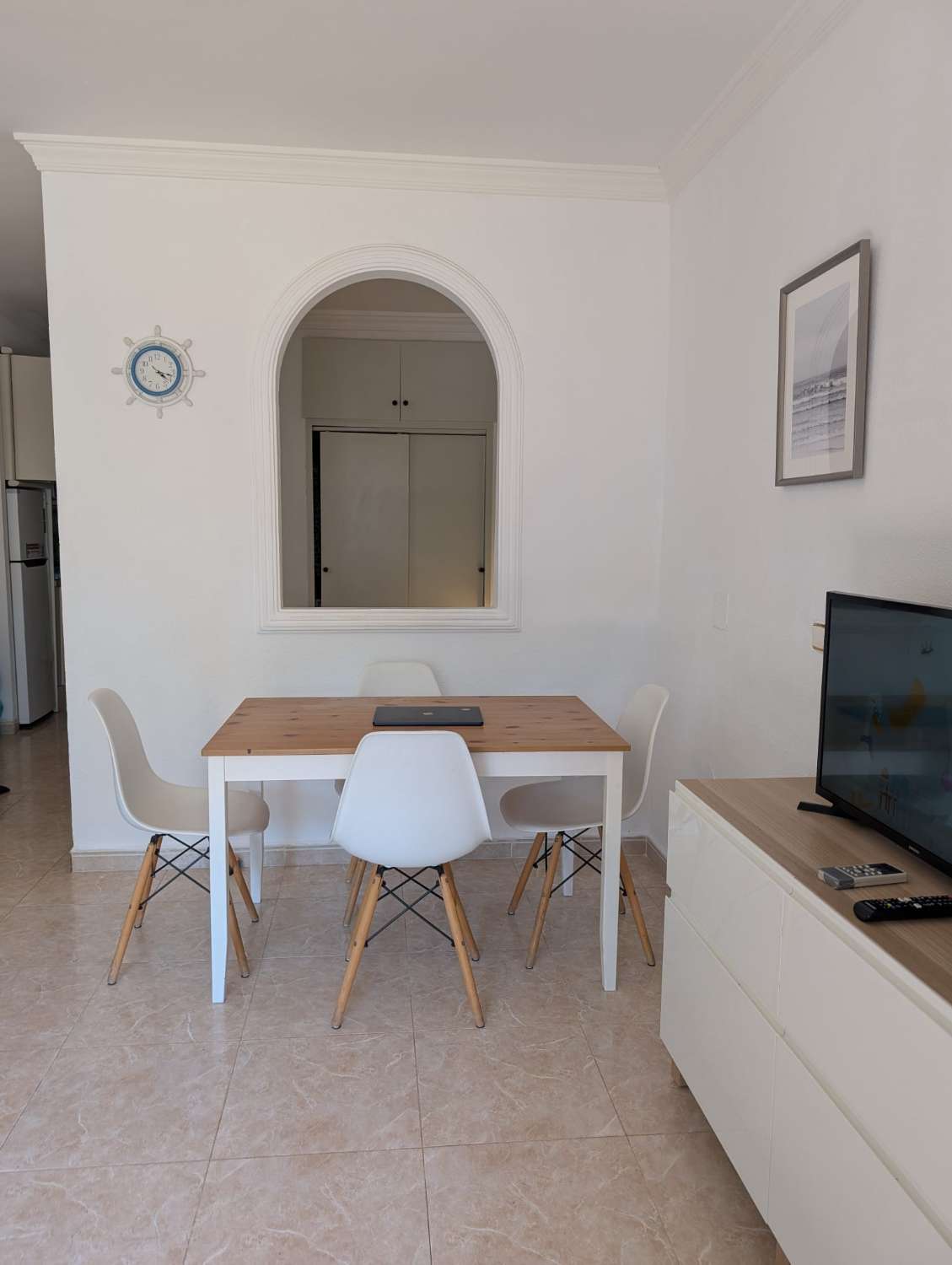 Se alquila  desde ahora hasta  30.05.2026 Y desde 01/09/2026 hasta 30/06/2027 bonito apartamento en Benalmadena Costa con vistas al mar