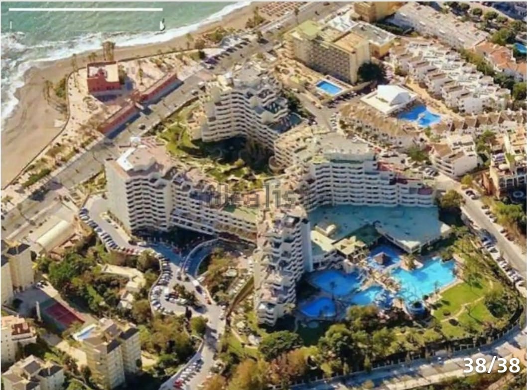 Se alquila  desde ahora hasta  30.05.2026 Y desde 01/09/2026 hasta 30/06/2027 bonito apartamento en Benalmadena Costa con vistas al mar