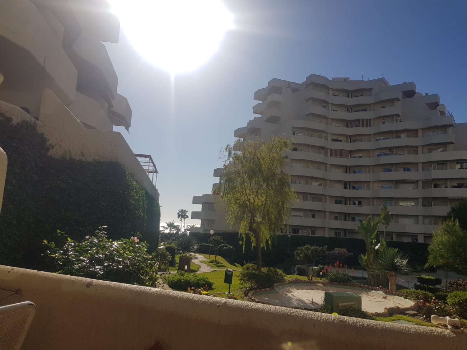 Se alquila  desde ahora hasta  30.05.2026 Y desde 01/09/2026 hasta 30/06/2027 bonito apartamento en Benalmadena Costa con vistas al mar