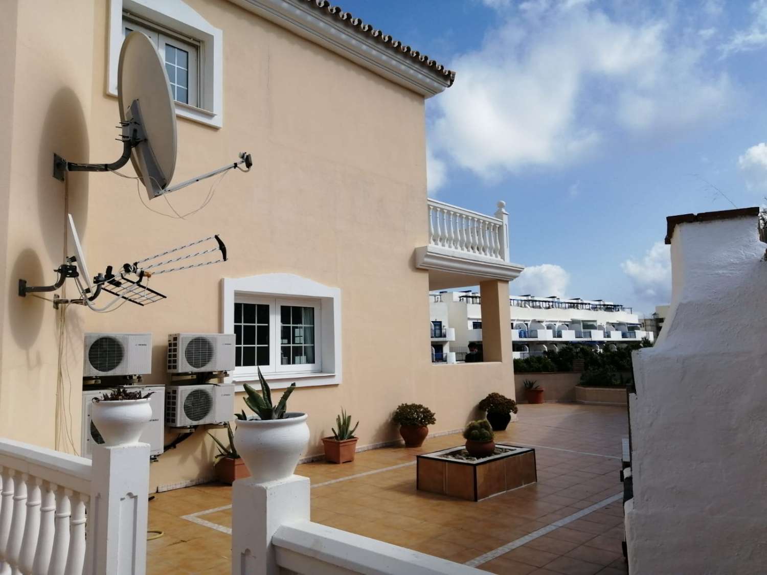 SE ALQUILA MEDIA TEMPORADA DESDE  01/09/2026- 30/06/2027   MAGNIFICA VILLA INDEPENDIENTE  EN BENALMÁDENA