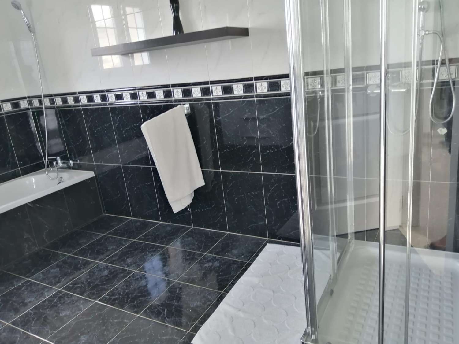 SE ALQUILA MEDIA TEMPORADA DESDE  01/09/2026- 30/06/2027   MAGNIFICA VILLA INDEPENDIENTE  EN BENALMÁDENA