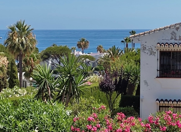 MEDIA TEMPORADA  Se alquila desde 1.9. 26-30.6.27 magnifico piso  con vistas al mar  en Mijas Costa