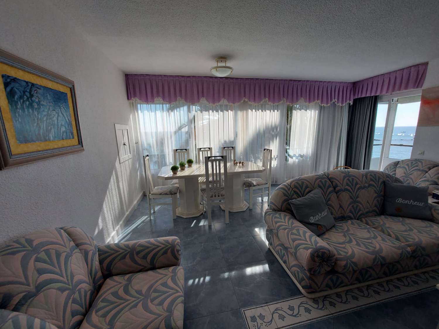 Se alquila del 1.9.26-30.6.2027 magnifico apartamento con vistas al mar en 1ª  línea en Benalmádena