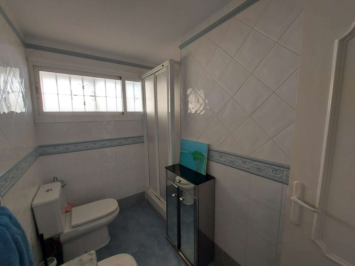 Se alquila del 1.9.26-30.6.2027 magnifico apartamento con vistas al mar en 1ª  línea en Benalmádena