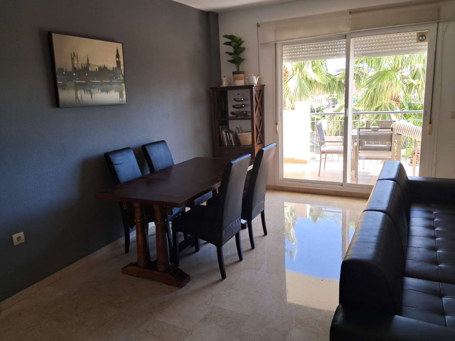 Se alquila desde  01/9/2026 - 30/6/2027 bonito apartamento en 2ª linea de playa en Benalmádena