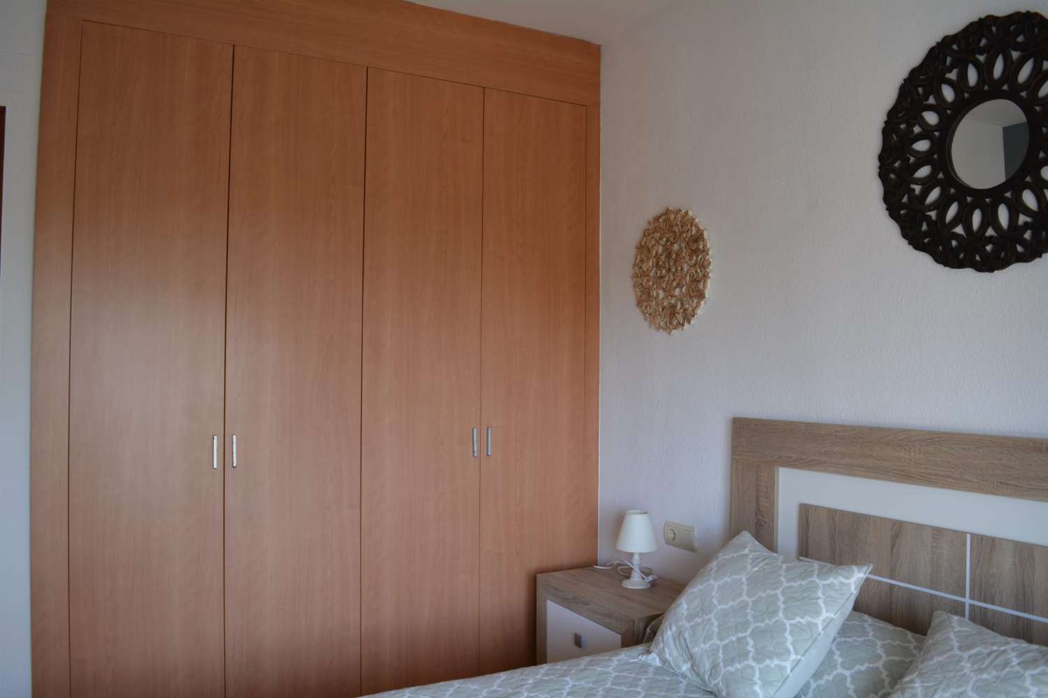 Se alquila desde  01/9/2026 - 30/6/2027 bonito apartamento en 2ª linea de playa en Benalmádena