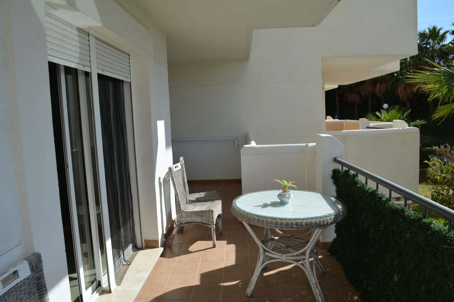 Se alquila desde  01/9/2026 - 30/6/2027 bonito apartamento en 2ª linea de playa en Benalmádena
