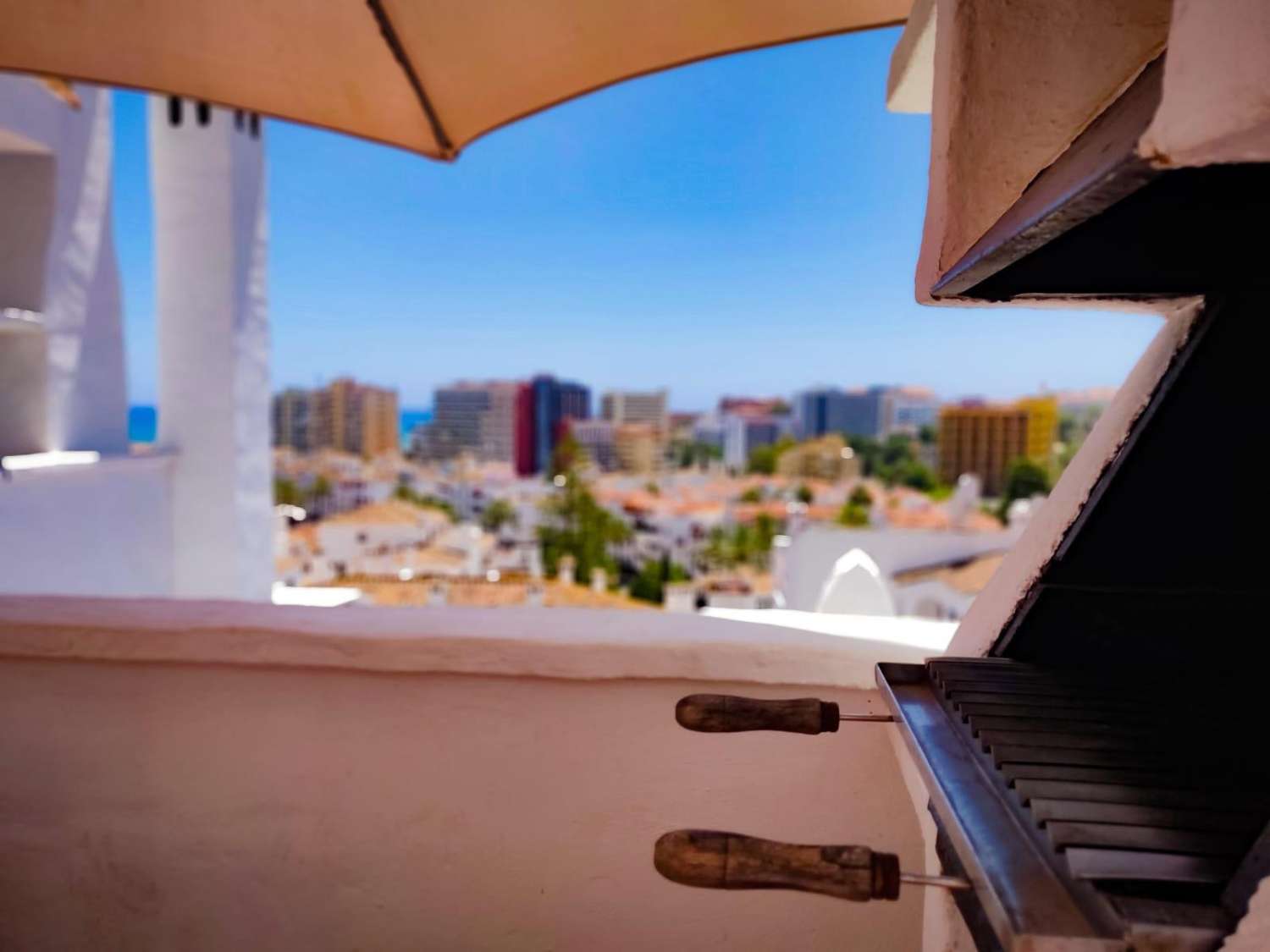 Se alquila  31/05/26  y desde 01/09/2026 hasta 30/06/2027 bonito apartamento con vistas al mar en Benalmádena