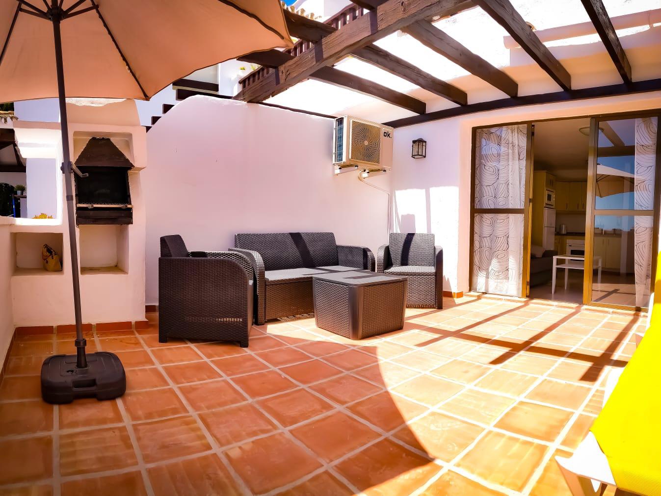 Se alquila  31/05/26  y desde 01/09/2026 hasta 30/06/2027 bonito apartamento con vistas al mar en Benalmádena