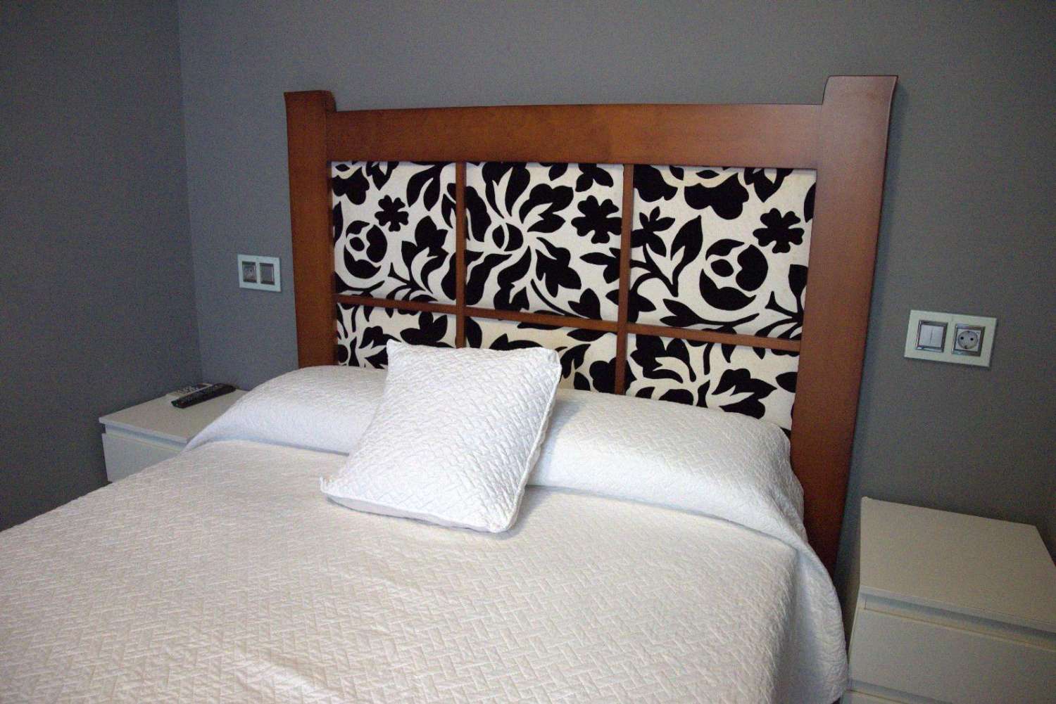 Se alquila  desde 01/09/2026 hasta 30/06/2027, bonito piso en 1ra línea de playa en Fuengirola .