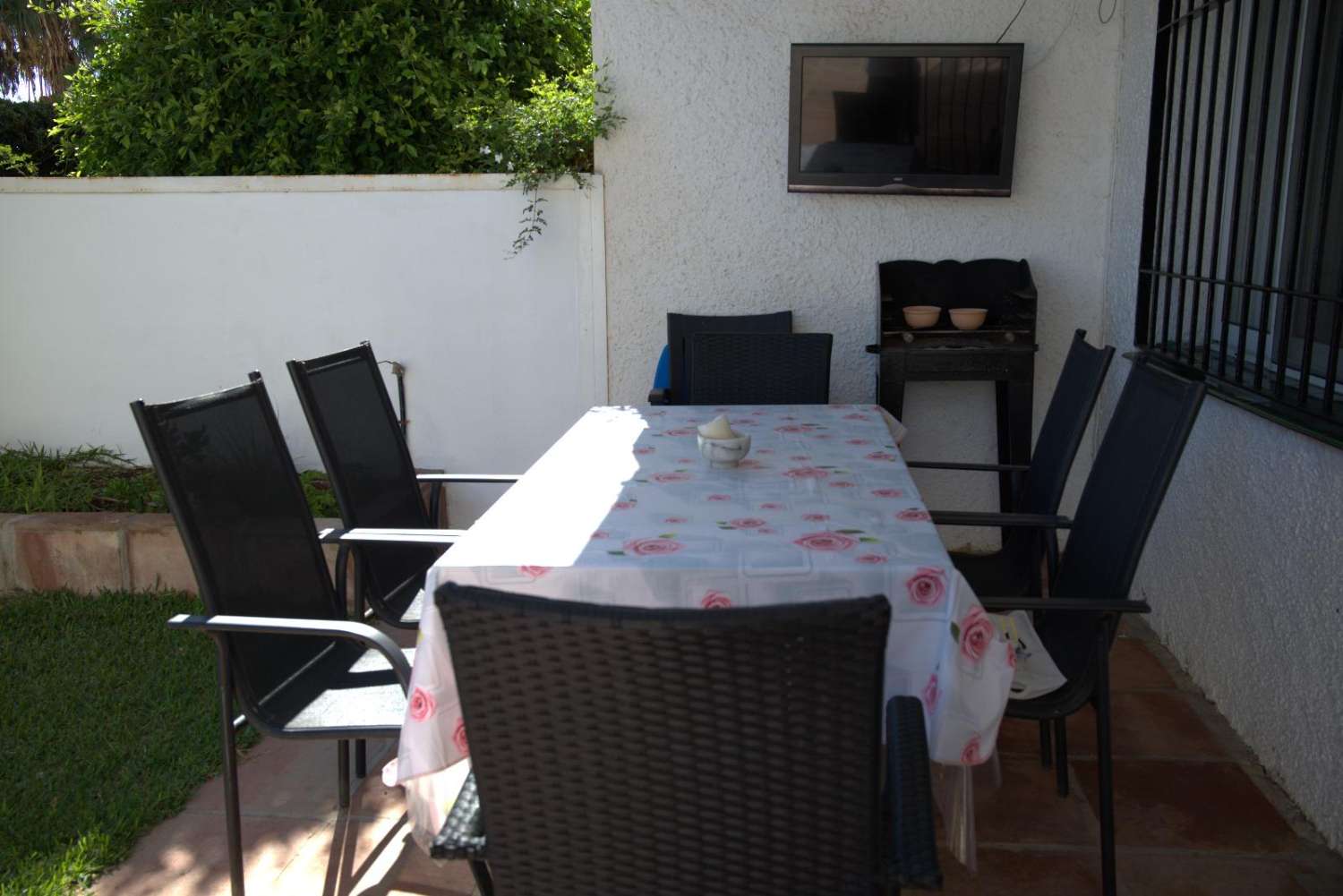 Se alquila  desde 01/09/2026 hasta 30/06/2027, bonito piso en 1ra línea de playa en Fuengirola .