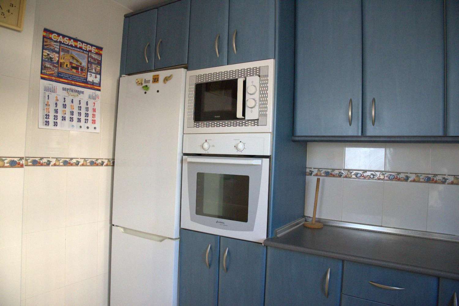 Se alquila  desde 01/09/2026 hasta 30/06/2027, bonito piso en 1ra línea de playa en Fuengirola .