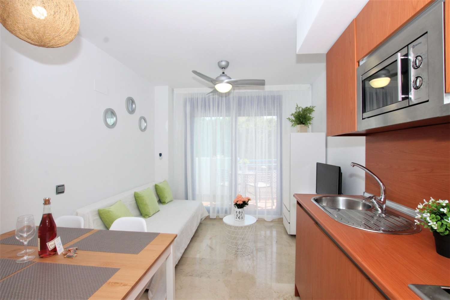 Se alquila  desde 15/09/2065-31/05/2027 precioso apartamento a 250 metros de la playa en Benalmádena