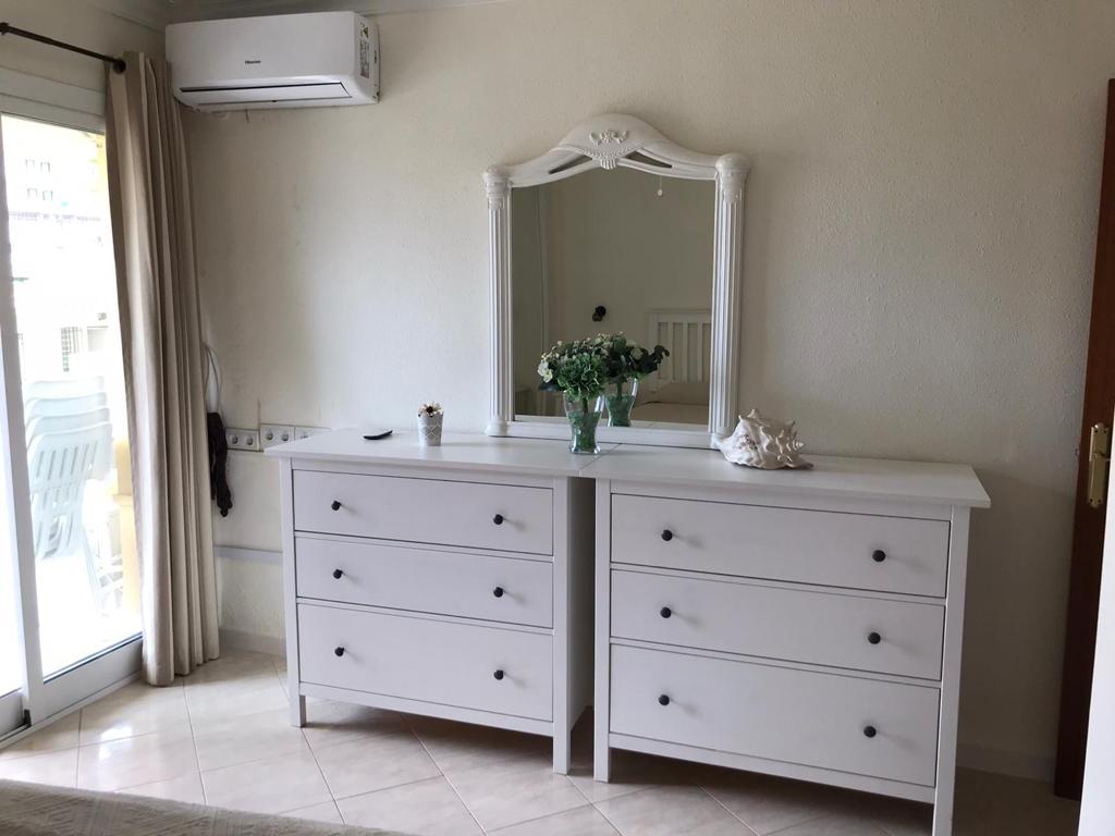 SE ALQUILA MEDIA TEMPORADA DESDE 01/09/2026 hasta el 30/06/2027  BONITO APARTAMENTO CON VISTAS AL MAR CERCA DE PUERTO MARINA EN BENALMADENA