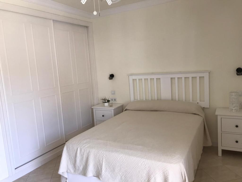 SE ALQUILA MEDIA TEMPORADA DESDE 01/09/2026 hasta el 30/06/2027  BONITO APARTAMENTO CON VISTAS AL MAR CERCA DE PUERTO MARINA EN BENALMADENA