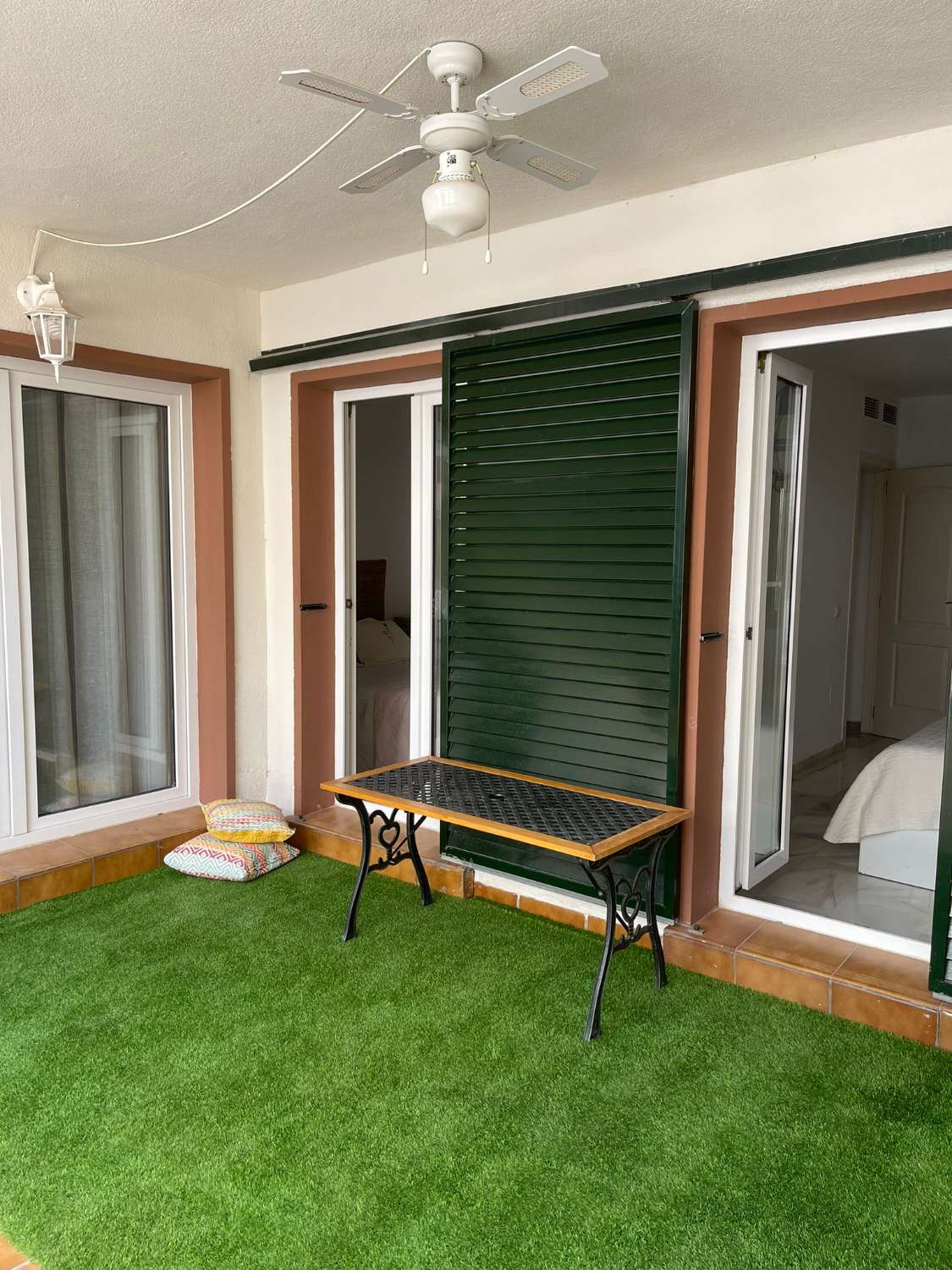 SE ALQUILA  DE 01/01/27 AL 01/01/2028 PRECIOSO APARTAMENTO EN 2º LÍNEA DE PLAYA.