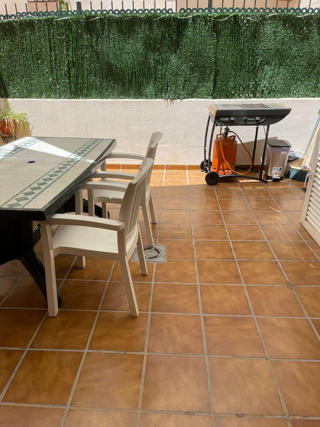 SE ALQUILA  DE 01/01/27 AL 01/01/2028 PRECIOSO APARTAMENTO EN 2º LÍNEA DE PLAYA.