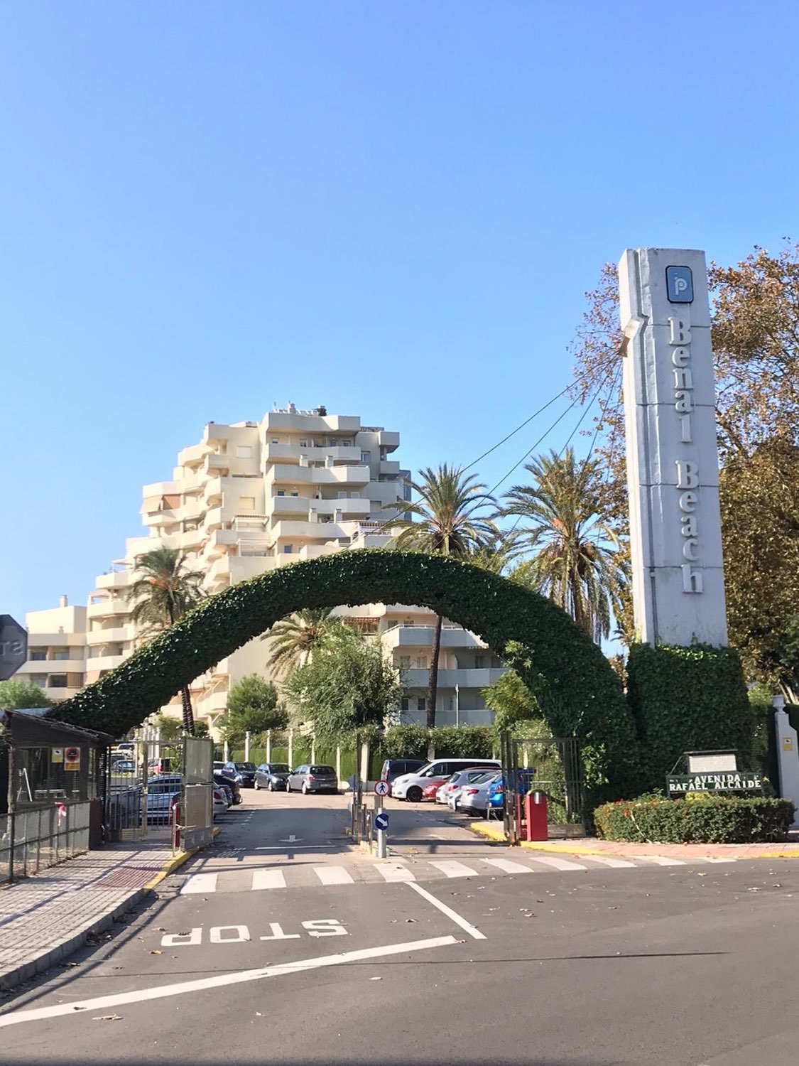 SE ALQUILA DESDE  1.9.26- 31.5.27.bonito estudio  con vistas al mar en 1ª línea de playa en Benalmadena