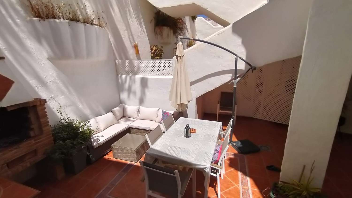 SE ALQUILA DESDE AHORA HASTA 30/6/26  PRECIOSO CHALET ADOSADO EN BENALMÁDENA, TORREQUEBRADA.