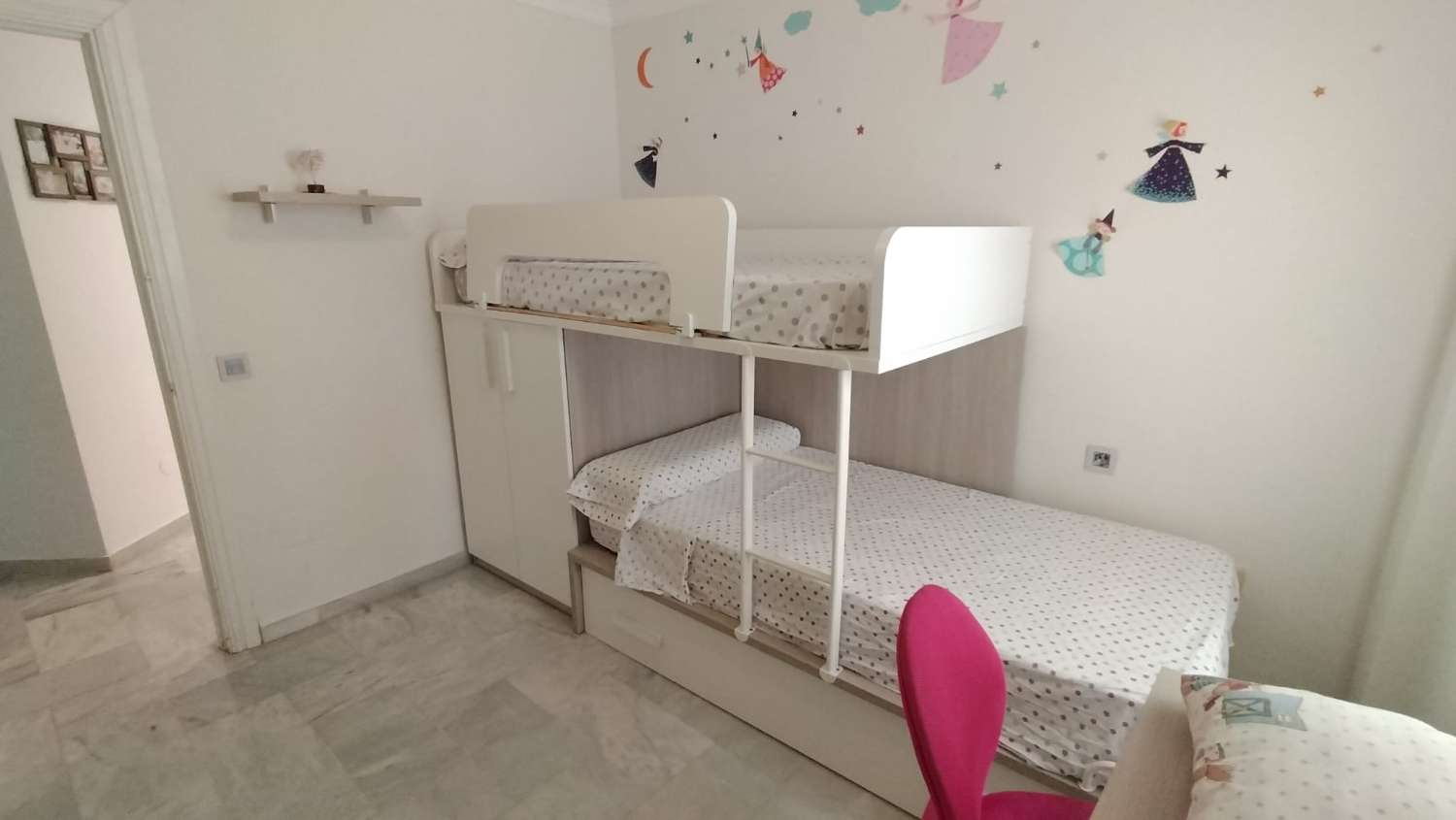 SE ALQUILA DESDE AHORA HASTA 30/6/26  PRECIOSO CHALET ADOSADO EN BENALMÁDENA, TORREQUEBRADA.