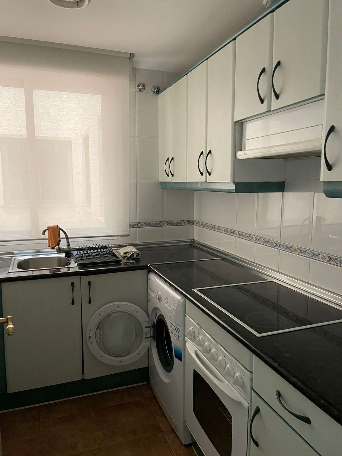 Se alquila   desde 1.9.26-30.6.27precioso apartamento en la zona de San Pedro de Alcántara, Marbella.