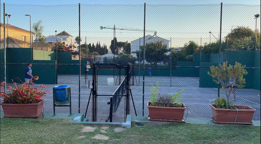 Se alquila   desde 1.9.26-30.6.27precioso apartamento en la zona de San Pedro de Alcántara, Marbella.