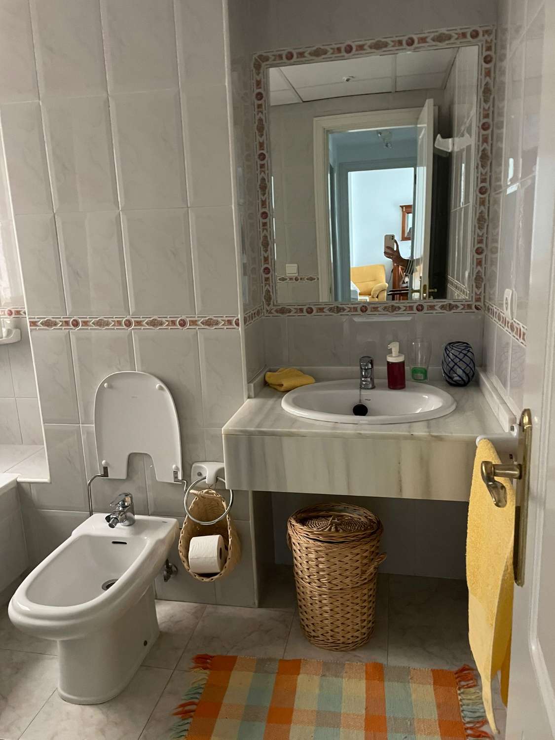 Se alquila   desde 1.9.26-30.6.27precioso apartamento en la zona de San Pedro de Alcántara, Marbella.