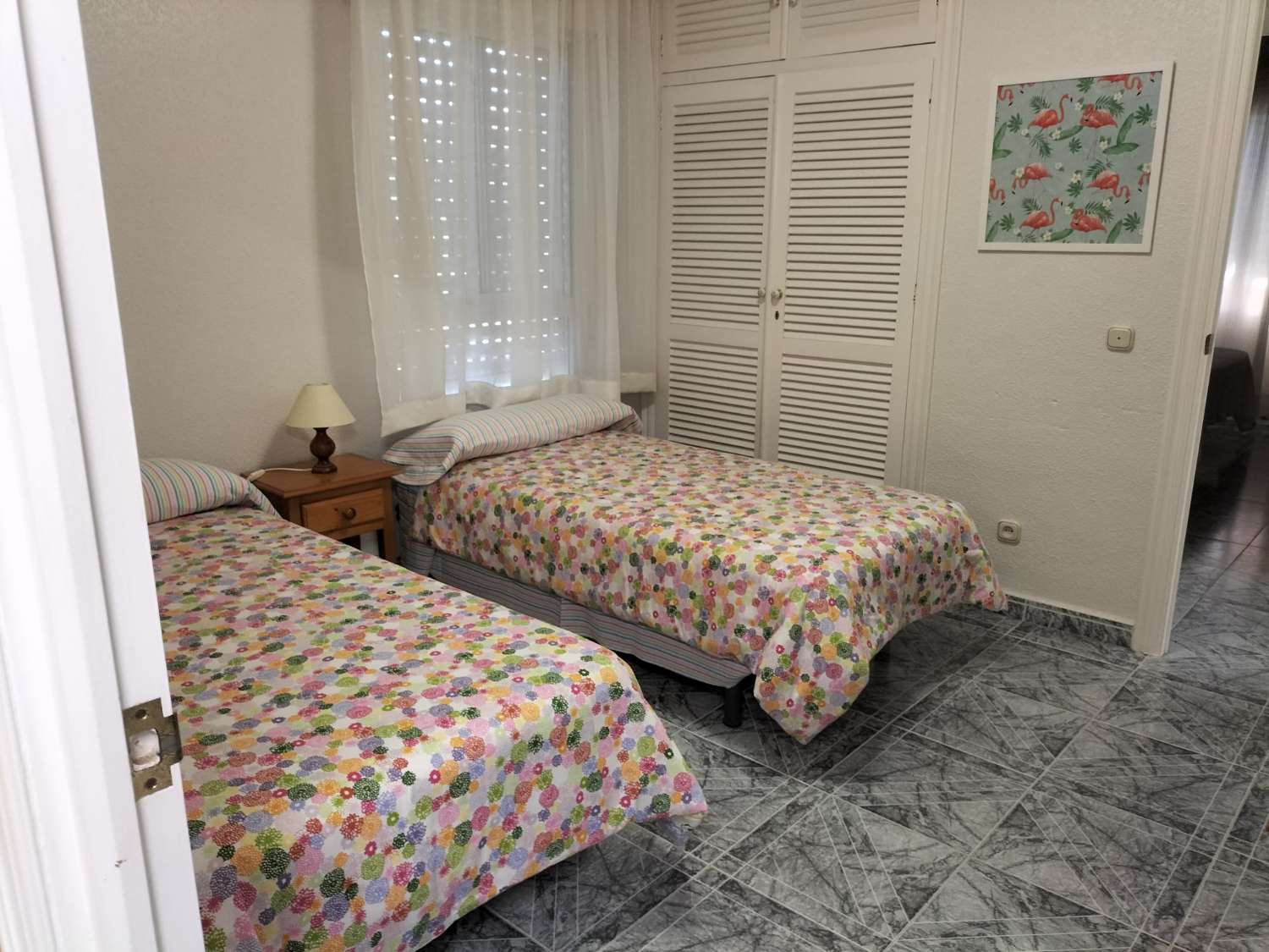 Se alquila MEDIA TEMPORADA desde 01/09/2026 - 30/06/2027 apartamento de 3 dormitorios en primera línea de playa