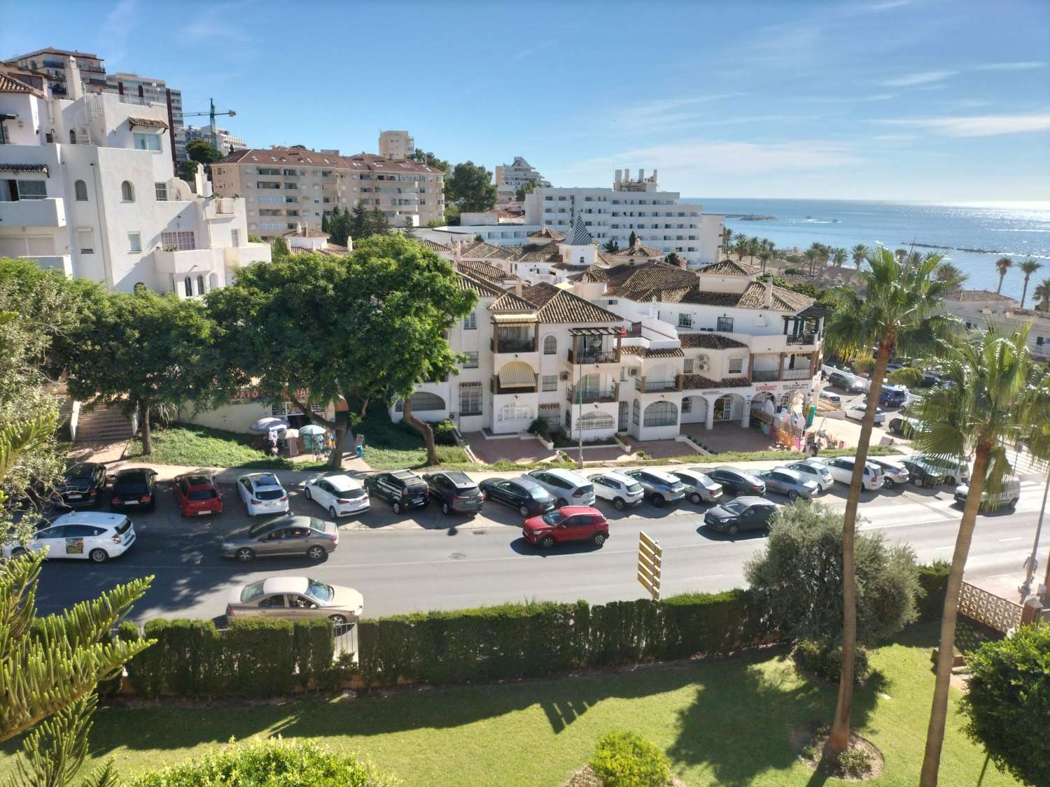 Se alquila MEDIA TEMPORADA desde 01/09/2026 - 30/06/2027 apartamento de 3 dormitorios en primera línea de playa