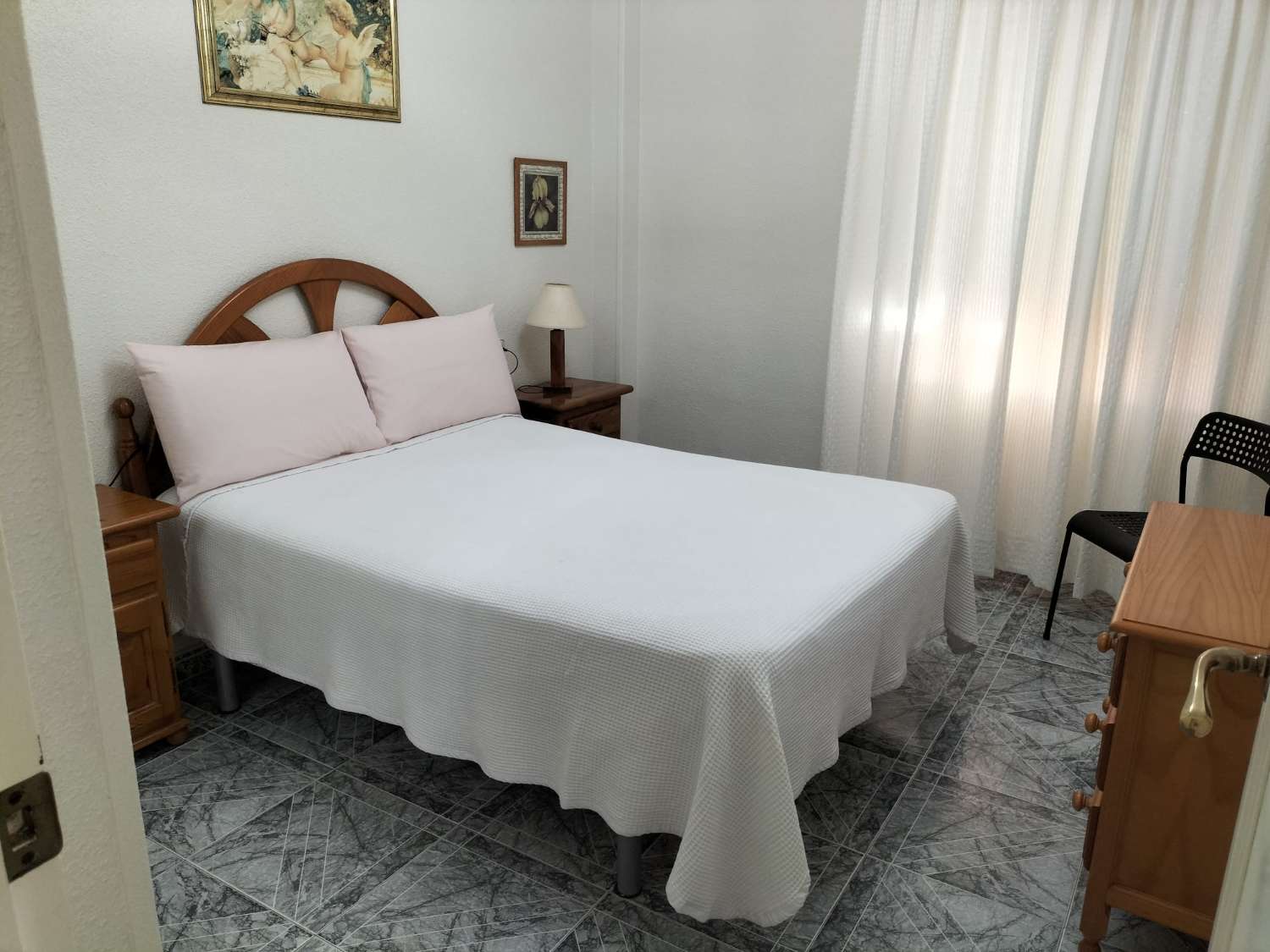 Se alquila MEDIA TEMPORADA desde 01/09/2026 - 30/06/2027 apartamento de 3 dormitorios en primera línea de playa