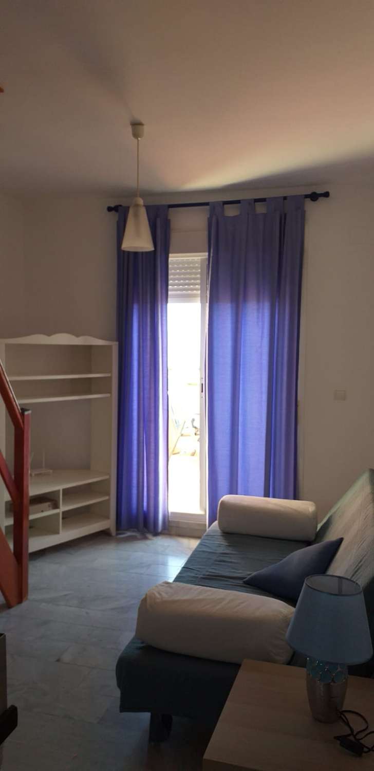 SE ALQUILA DESDE el 01/11/2026 al 31/05/2027 PRECIOSO ATICO EN MIJAS COSTA CON VISTAS ESPECTACULARES.