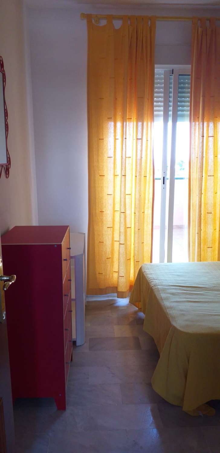 SE ALQUILA DESDE el 01/11/2026 al 31/05/2027 PRECIOSO ATICO EN MIJAS COSTA CON VISTAS ESPECTACULARES.